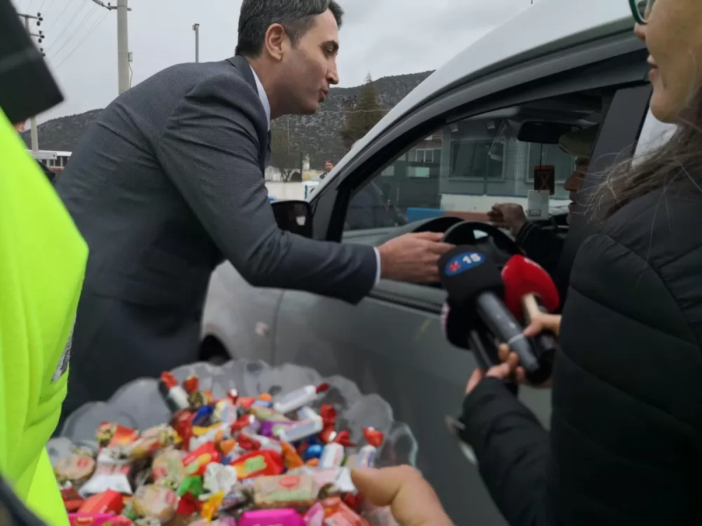 Kaymakam Kuruca'dan bayram mesaisindeki trafik ekiplerine ziyaret