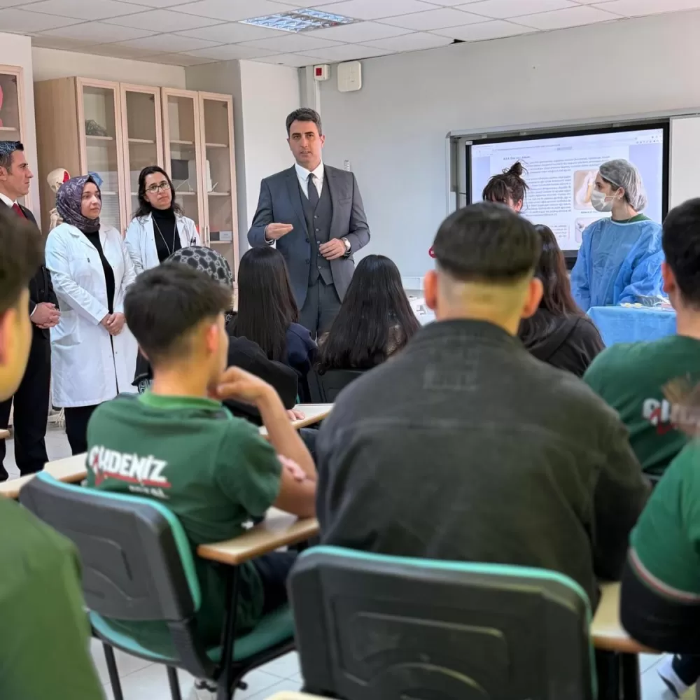 Kaymakam Kuruca’dan mesleki eğitime tam destek Sınıflarda gelecek planları konuşuldu