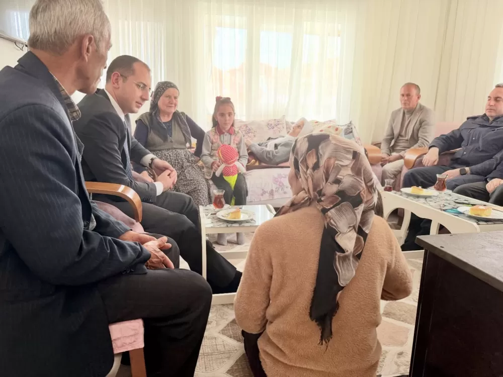 Çavdır Kaymakamı Özgü Özen’den 100 yaşındaki Esma Çalışan’a anlamlı ziyaret