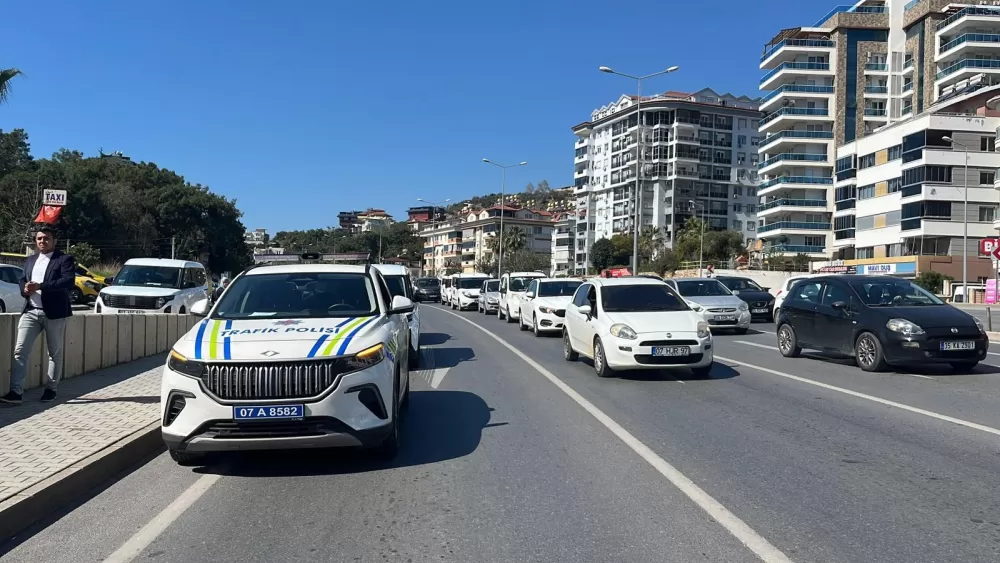 Antalya'da 'dur' ihtarına uymayıp kaçtı! 10 km sonra yakalandı 357 bin liralık oldu