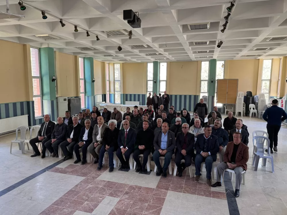 Yeşilova esnafı 'Devam' dedi Esnaf Odası'nda Erhan Sönmez güven tazeledi