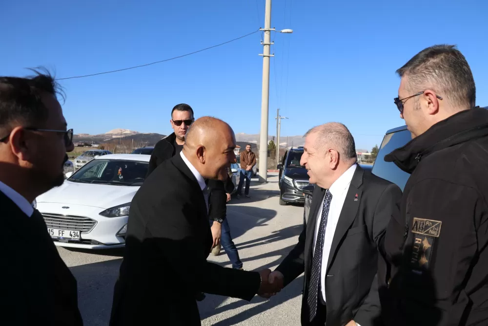 Tefenni'de dev iftar organizasyonu Ümit Özdağ da konuk oldu