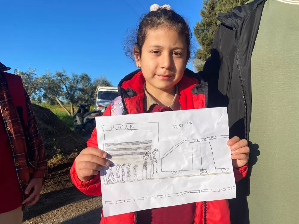 Manavgat’ta traktör kasasında okul yolculuğu sona erdi İlkokul öğrencilerine servis tahsis edildi