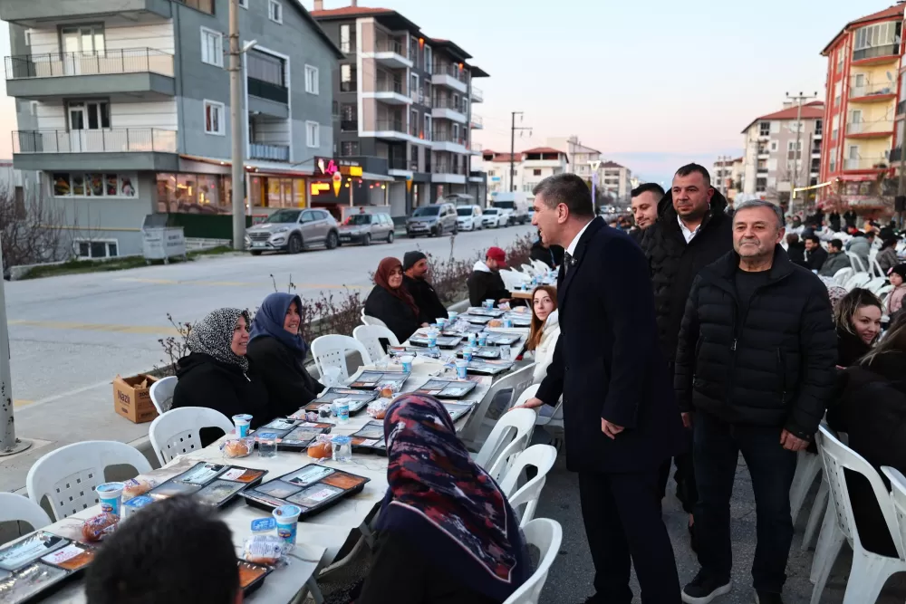 Başkan Ercengiz gönül sofrasında Aydınlıkevler ile buluştu