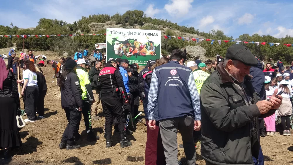 Burdur’da 21 Mart Dünya Ormancılık Günü’nde 1000 fidan toprakla buluştu
