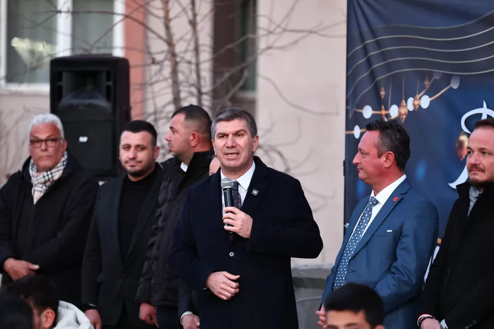 Başkan Ercengiz gönül sofrasında Aydınlıkevler ile buluştu