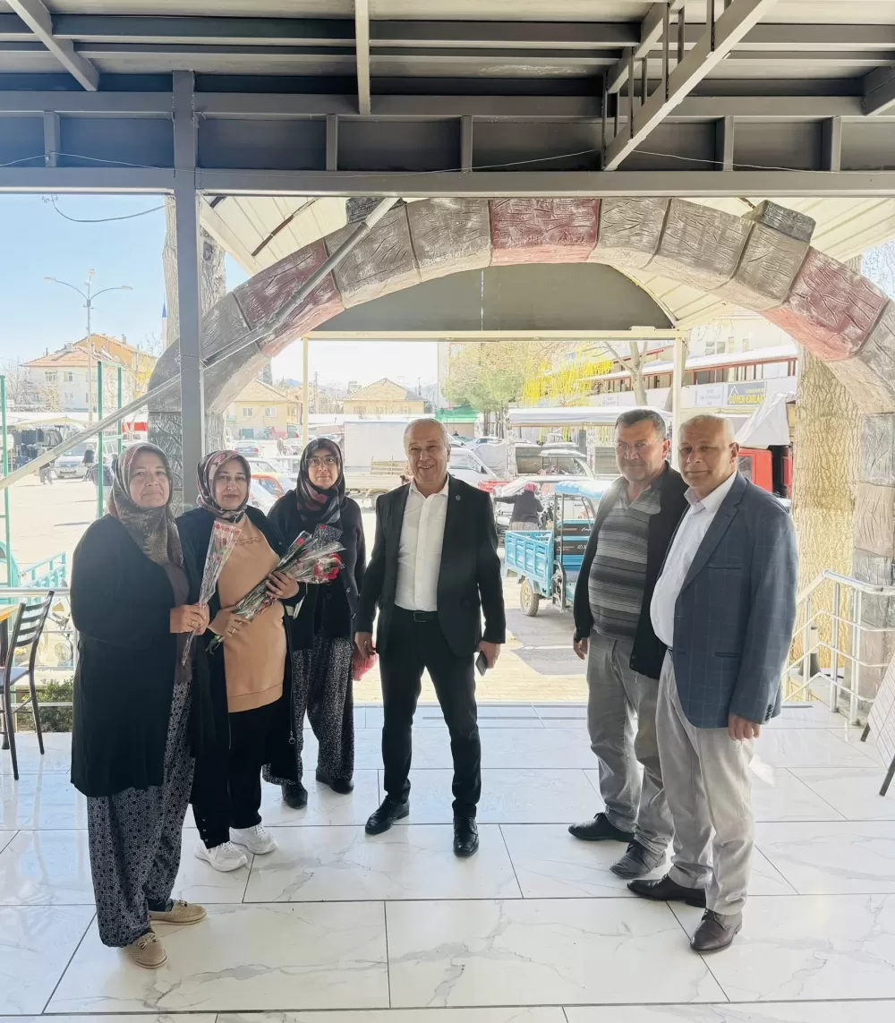 Çeltikçi’de Kadınlar Günü Başkan Ezin tek tek kutladı