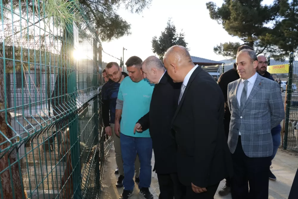 Tefenni'de dev iftar organizasyonu Ümit Özdağ da konuk oldu