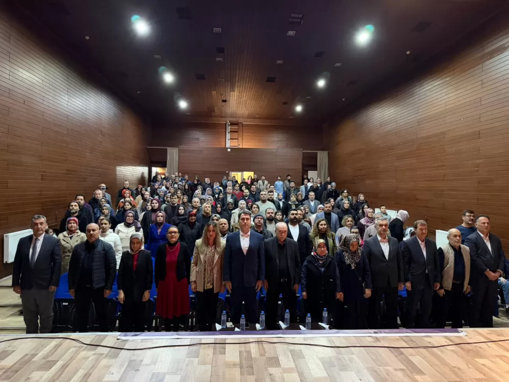 Bucak’ta eğitim ve kişisel gelişim buluşması Oğuz Saygın’dan ilham veren konferans