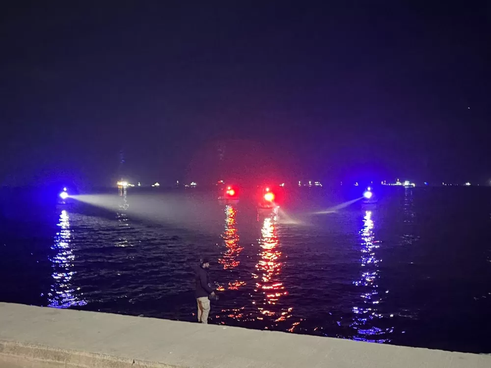 İstanbul Zeytinburnu sahilinde kıyıda oturuyorlardı denizde kadın ve Küçük kızın cesedi bulundu