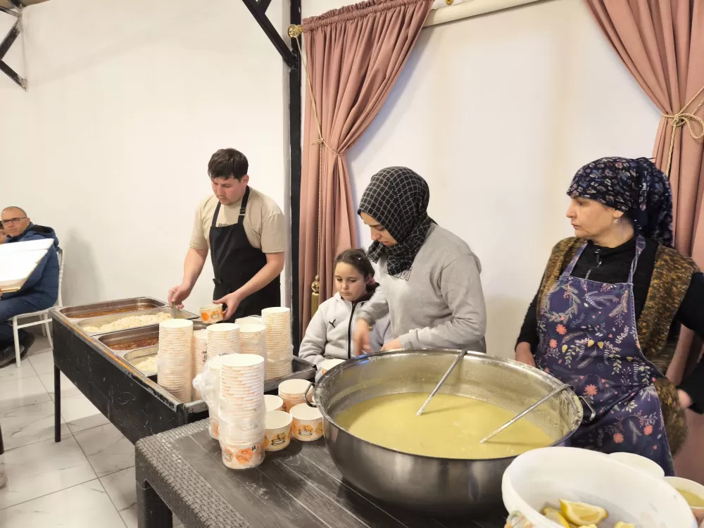 Tefenni'de dev iftar organizasyonu Ümit Özdağ da konuk oldu