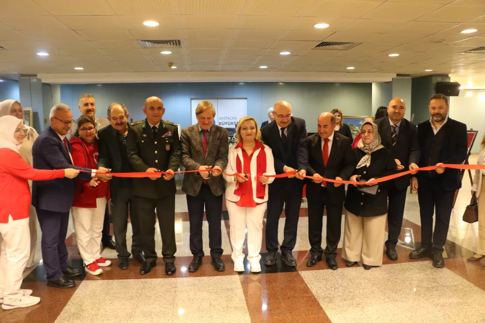 Antalya’da şehit yakınları ve gazilerin el emeği eserleri görücüye çıktı