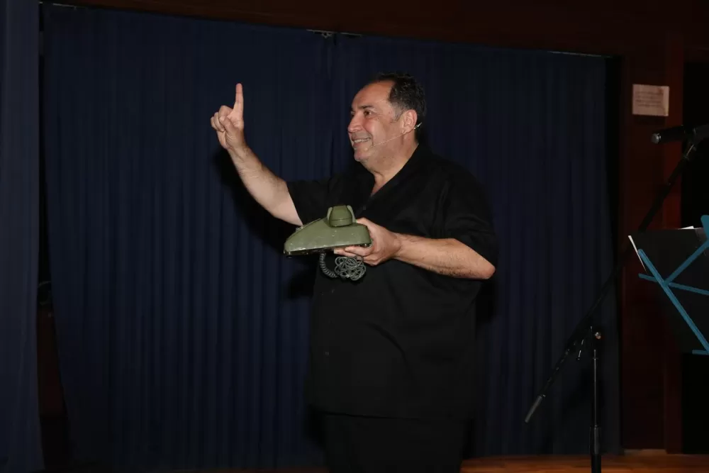 Bucak’ta Dünya Tiyatrolar Günü’ne özel '80’ler 90’lar' etkinliği