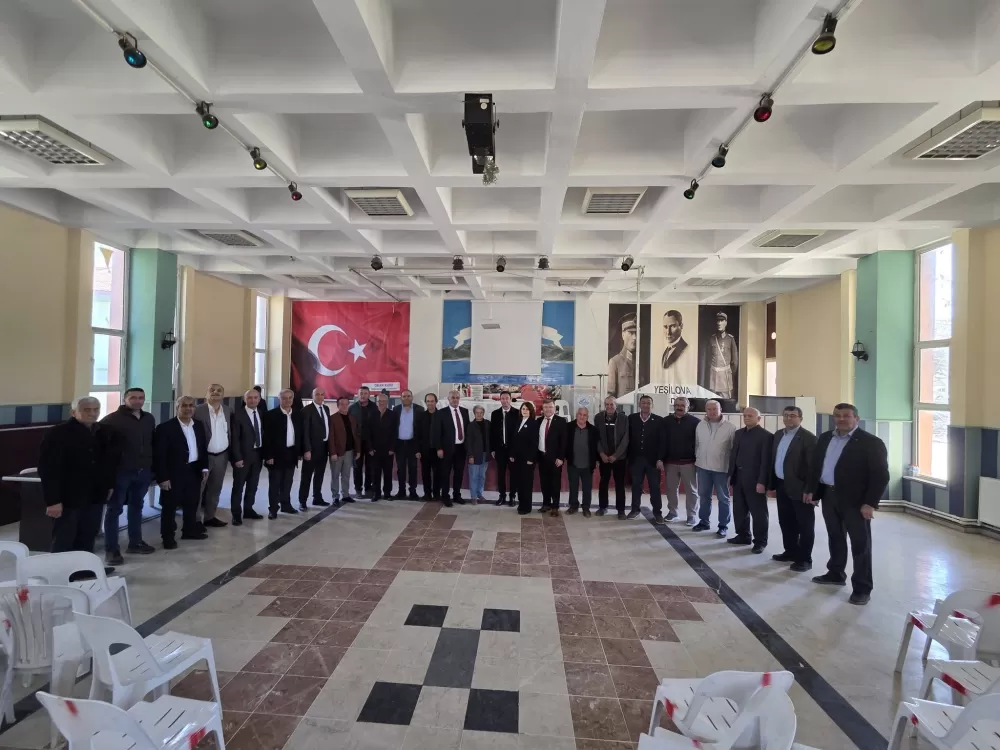 Yeşilova esnafı 'Devam' dedi Esnaf Odası'nda Erhan Sönmez güven tazeledi