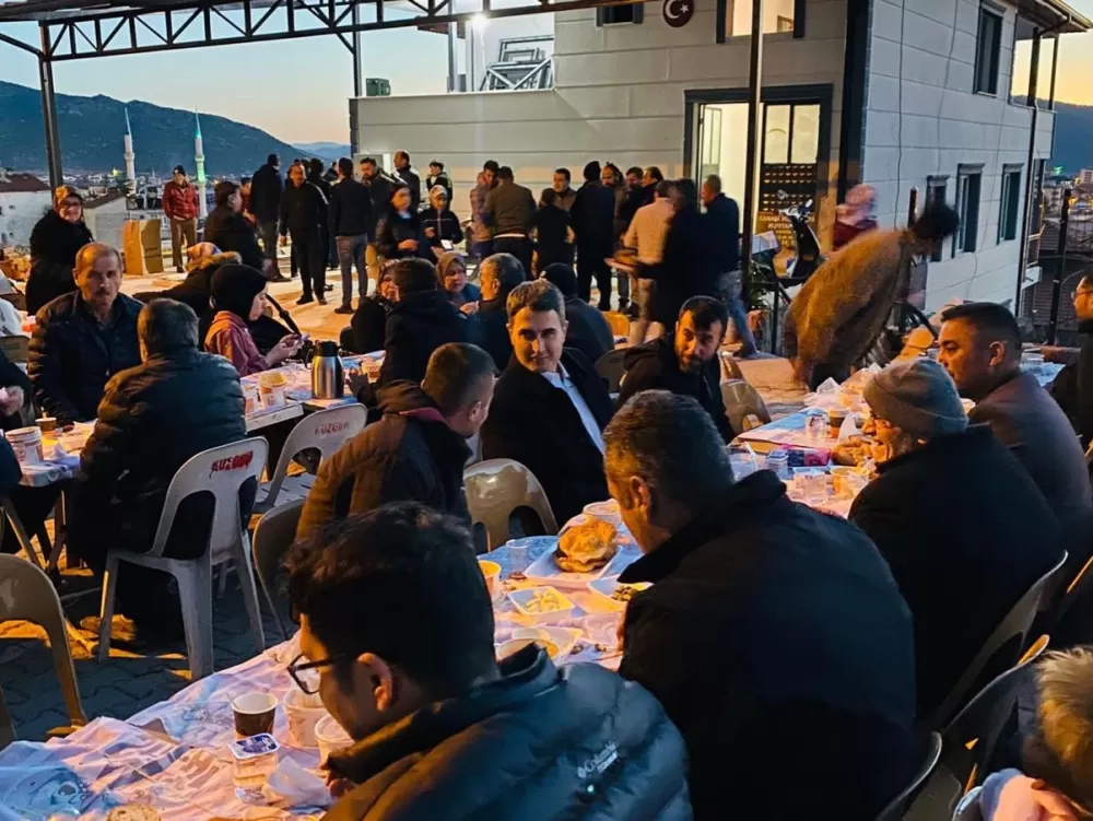 Sanayi Mahallesi sakinleri iftar sofrasında buluştu Kaymakam Kuruca da katıldı