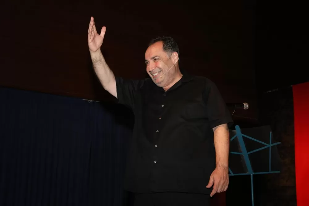 Bucak’ta Dünya Tiyatrolar Günü’ne özel '80’ler 90’lar' etkinliği