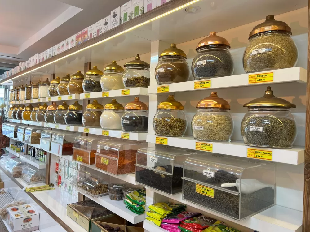 Bucak’ta Aktarzade hizmete açıldı! Açılışa özel %15 indirim