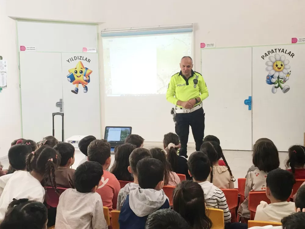 Burdur'da 756 öğrenciye trafik eğitimi Küçük dedektifler sahada