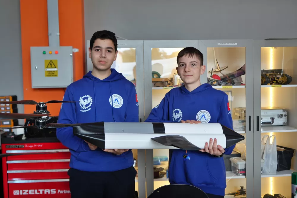 Antalya’da geleceğin havacıları yetişiyor Lise bahçesinde dev uçakla uygulamalı eğitim