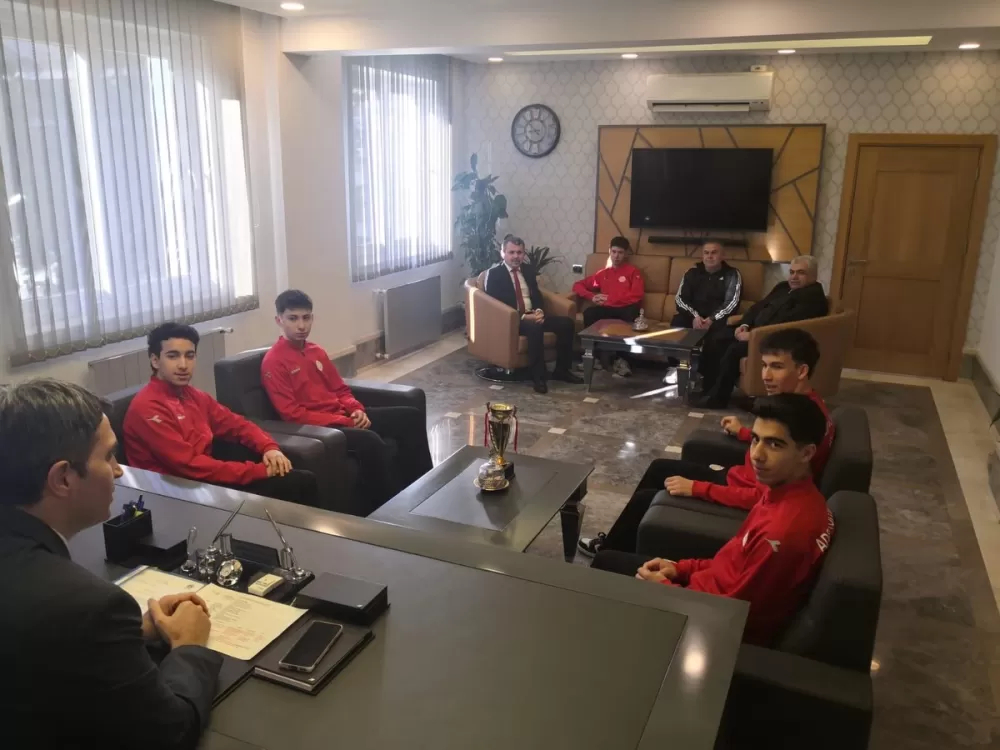 Bucak Adem Tolunay Fen Lisesinden Türkiye derecesi