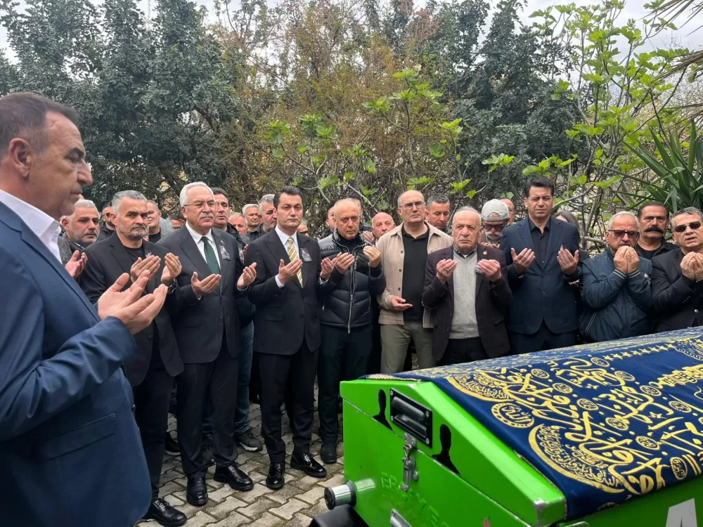 Antalya Hayatını kaybeden gazeteci Fazıl Tunç  Alanya'da son yolculuğuna uğurlandı