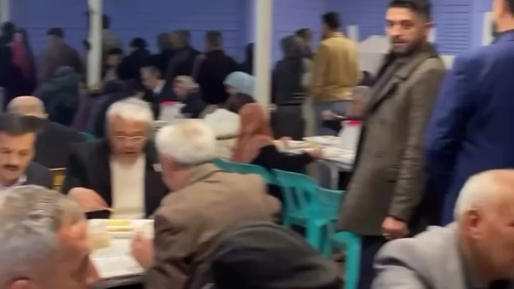  Ağlasun MHP İlçe Teşkilatından İftar Yemeği