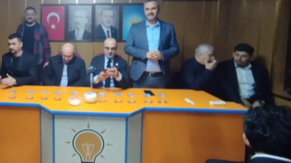 AK Parti Bucak Teşkilatı’nda Bayramlaşma Mesaisi: Arife Gününde Birlik Tablosu!