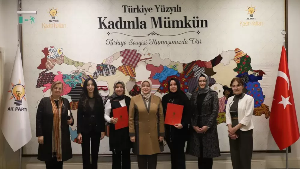 AK Parti'de Bucak ve Karamanlı Kadın Kolları Başkanlıklarında Atama Yapıldı