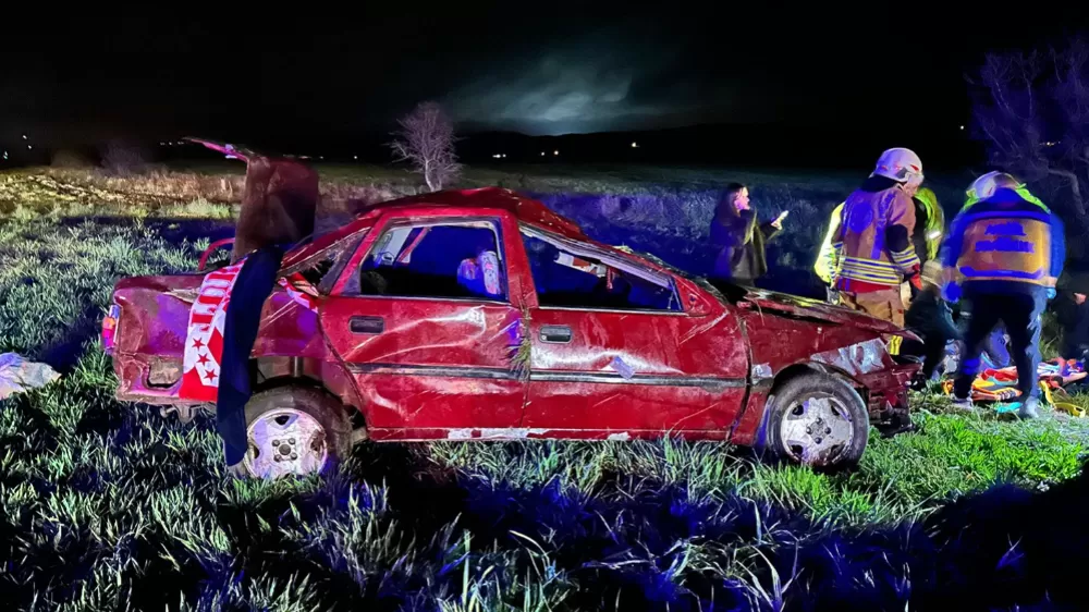 Ankara İzmir yolu Manisa Kula'da Bayram arifesinde tarlaya uçtu 1kişi hayatını kaybetti , 1’i ağır 3 yaralı