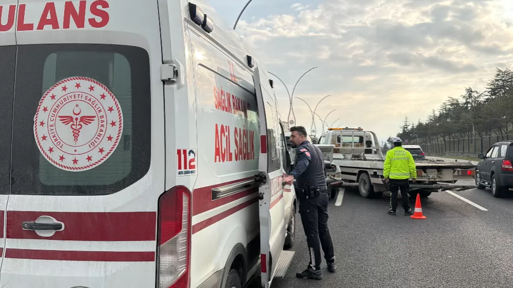  Ankara Polatlı Yolunda  4 araçlı zincirleme kaza: 3 yaralı