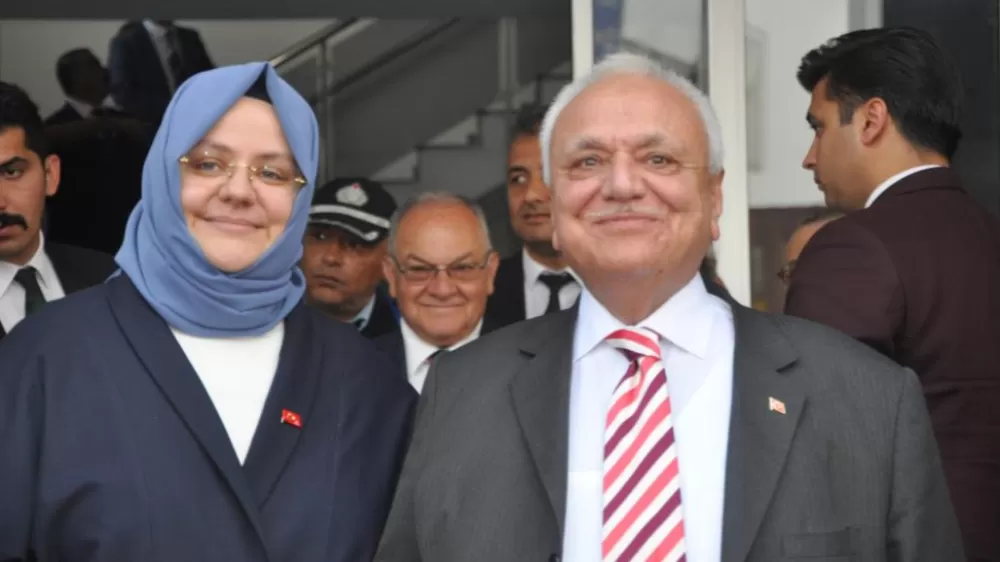 Ankara Sivrihisar Eskişehir yolunda zincirleme kaza 2 eski bakan 8 yaralı 