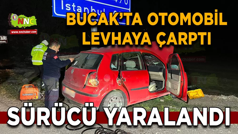 Antalya-Burdur karayolunda otomobil levhaya çarptı