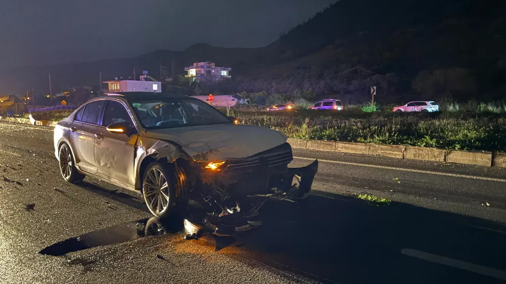 Antalya  Gazipaşa’da gece yarısı kaza 5 yaralı