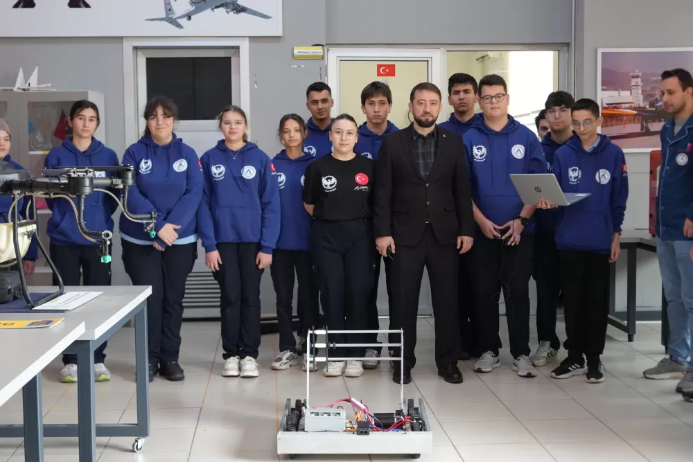 Antalya’da geleceğin havacıları yetişiyor Lise bahçesinde dev uçakla uygulamalı eğitim