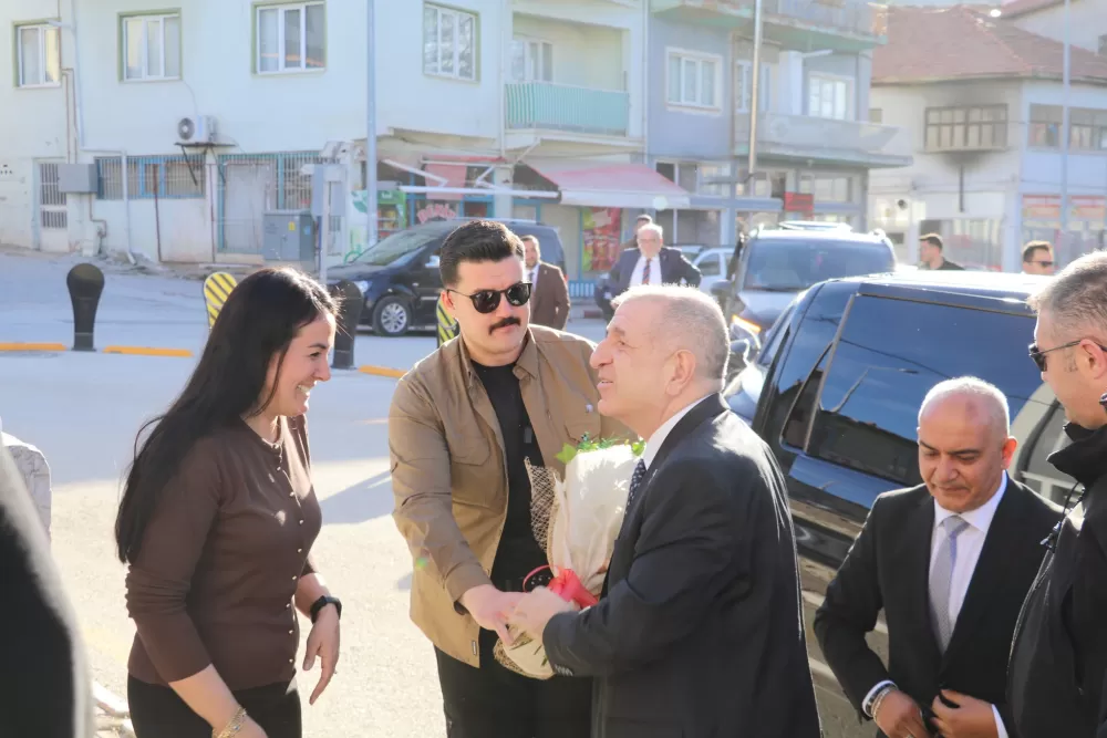 Tefenni'de dev iftar organizasyonu Ümit Özdağ da konuk oldu