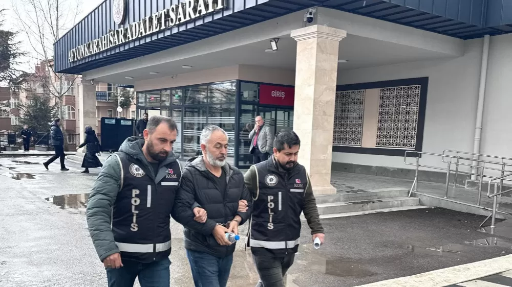 Bakan Gürlek'in tapu kayıtlarını sorgulayan tapu müdürü Afyonkarahisar'da tutuklandı