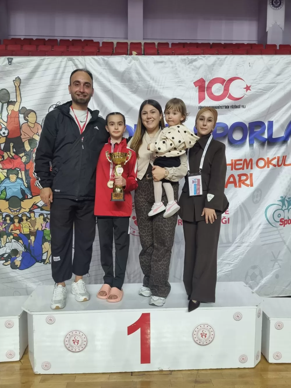 Bucak Ayşe Sak Ortaokulu cimnastikte Burdur il şampiyonu oldu