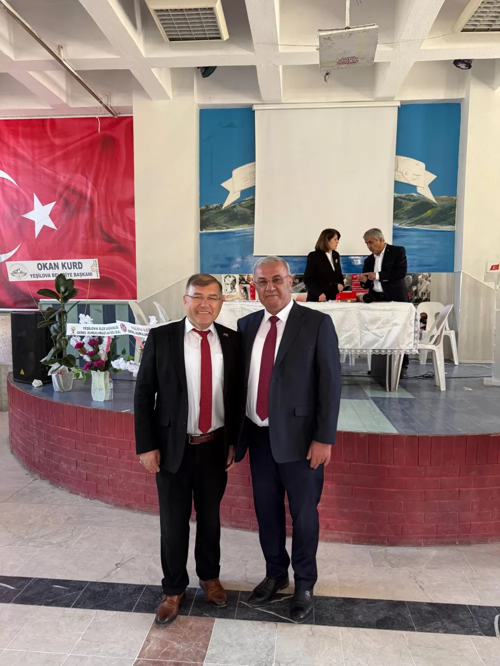 Yeşilova esnafı 'Devam' dedi Esnaf Odası'nda Erhan Sönmez güven tazeledi