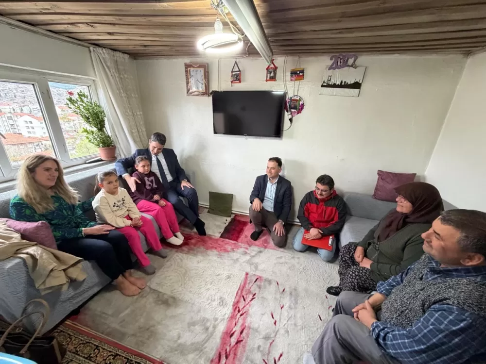 Bucak Kaymakamı Kuruca’dan Yunus Emre Mahallesi’ne Hane Ziyareti