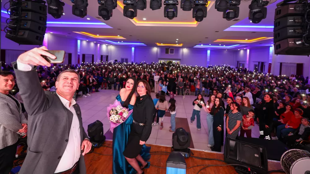 Burdur'da 8 Mart Dünya Kadınlar Günü Fahriye Kuru Konseriyle Kutlandı