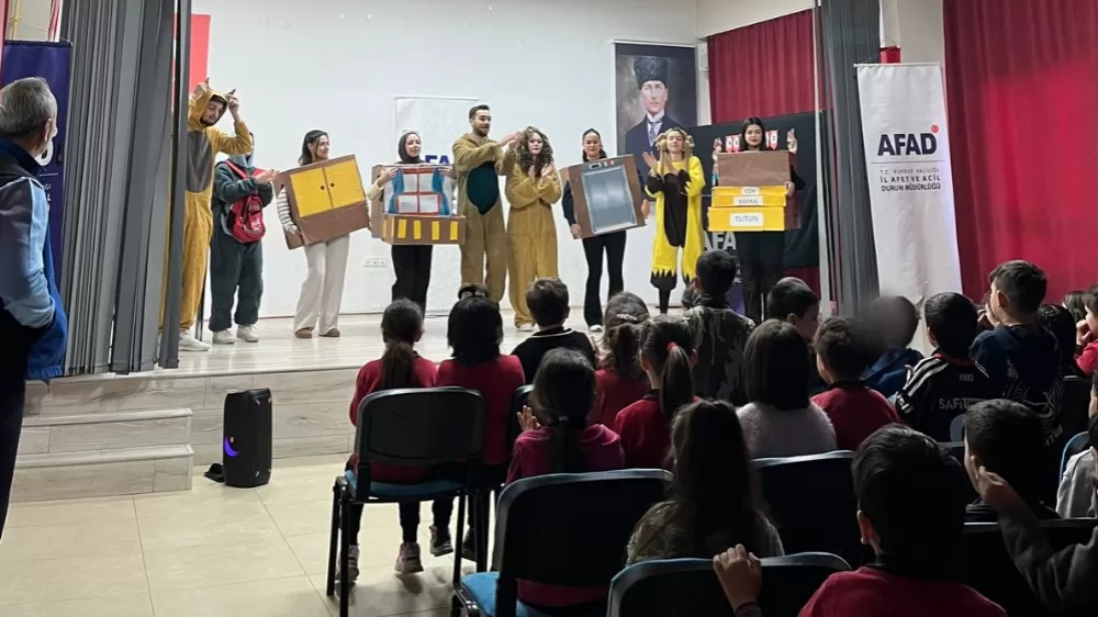 Burdur'da Deprem Haftası Kapsamında Öğrencilere Afet Farkındalığı Eğitimi