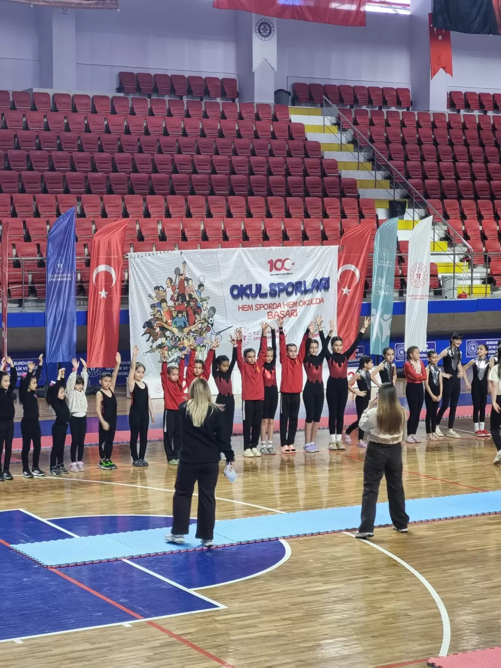 Bucak Ayşe Sak Ortaokulu cimnastikte Burdur il şampiyonu oldu