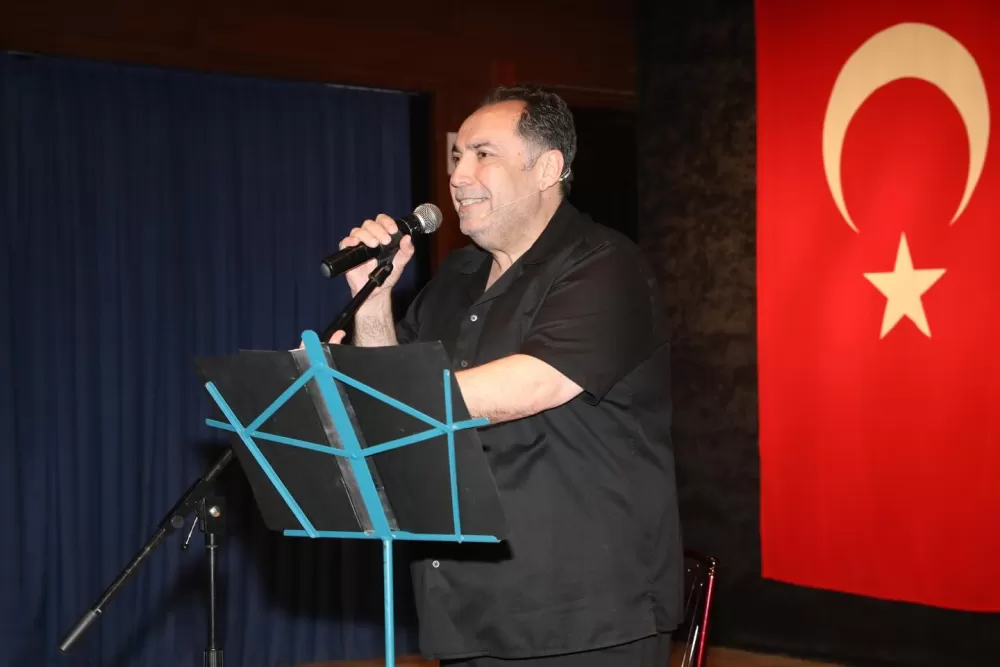 Bucak’ta Dünya Tiyatrolar Günü’ne özel '80’ler 90’lar' etkinliği