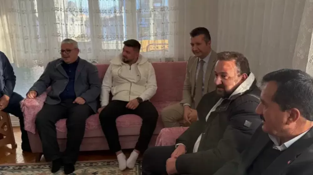 CHP'li Vekil Akbulut'tan Gölhisar ve Altınyayla Ziyareti