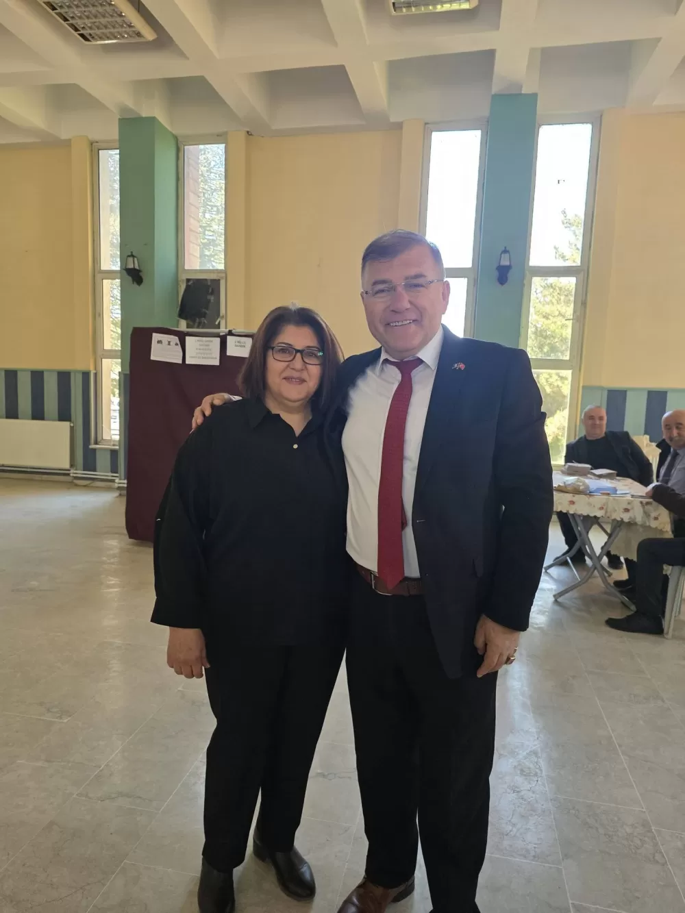 Yeşilova esnafı 'Devam' dedi Esnaf Odası'nda Erhan Sönmez güven tazeledi