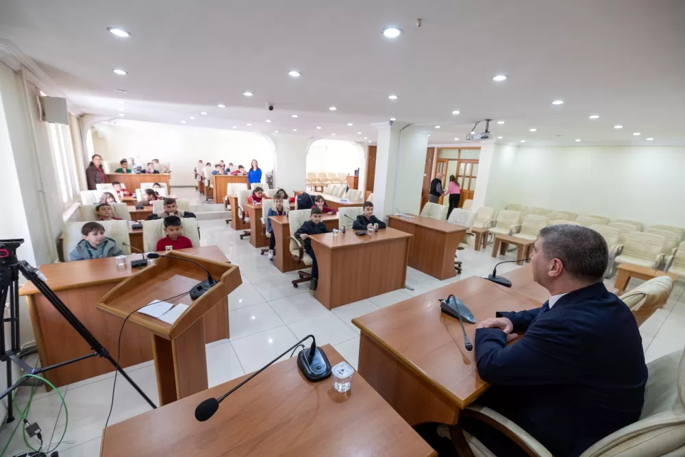 Burdur’da öğrenciler belediye yönetimini yerinde deneyimledi