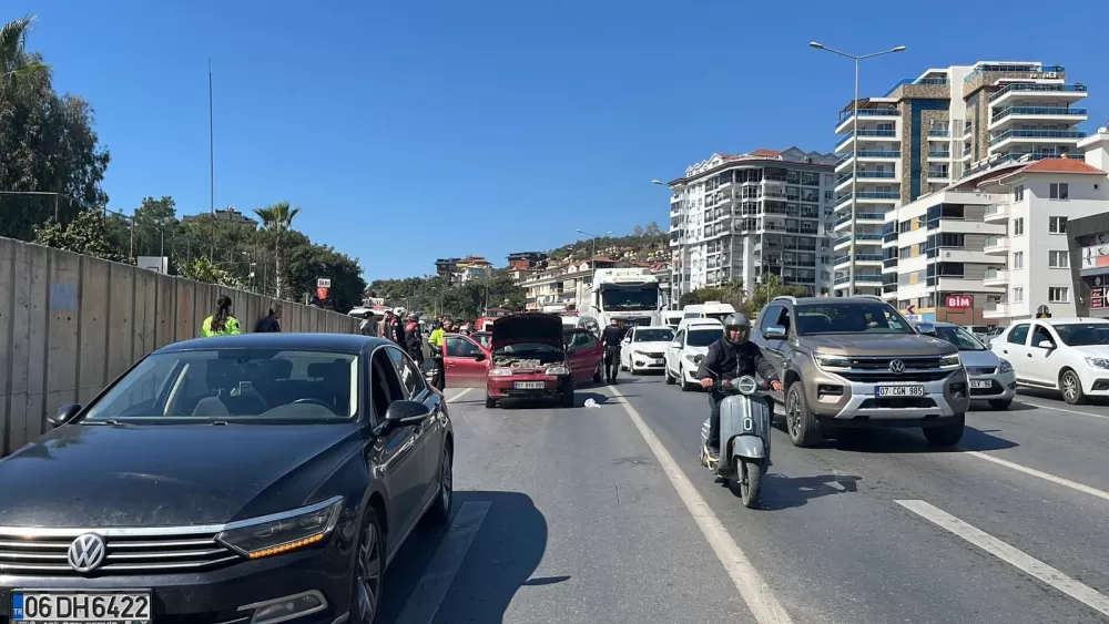 Antalya'da 'dur' ihtarına uymayıp kaçtı! 10 km sonra yakalandı 357 bin liralık oldu