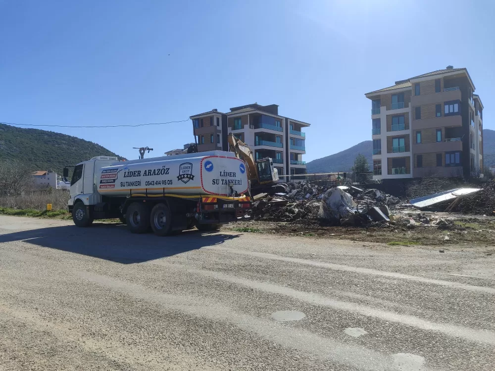 Bucak'ta susuzluğa 7/24 çözüm Lider su arazöz hizmete başladı