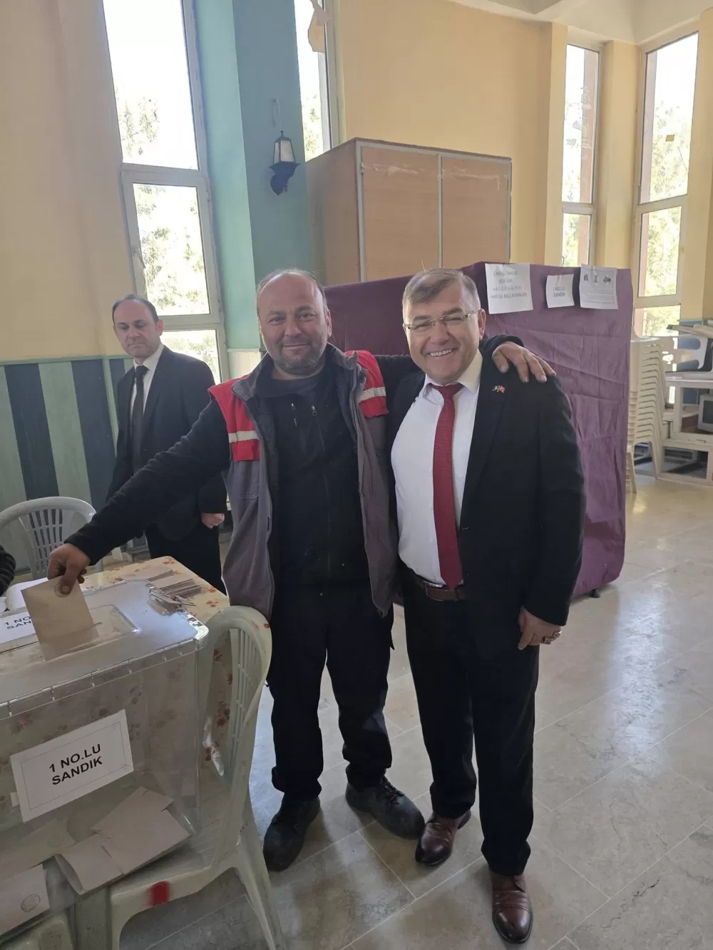 Yeşilova esnafı 'Devam' dedi Esnaf Odası'nda Erhan Sönmez güven tazeledi