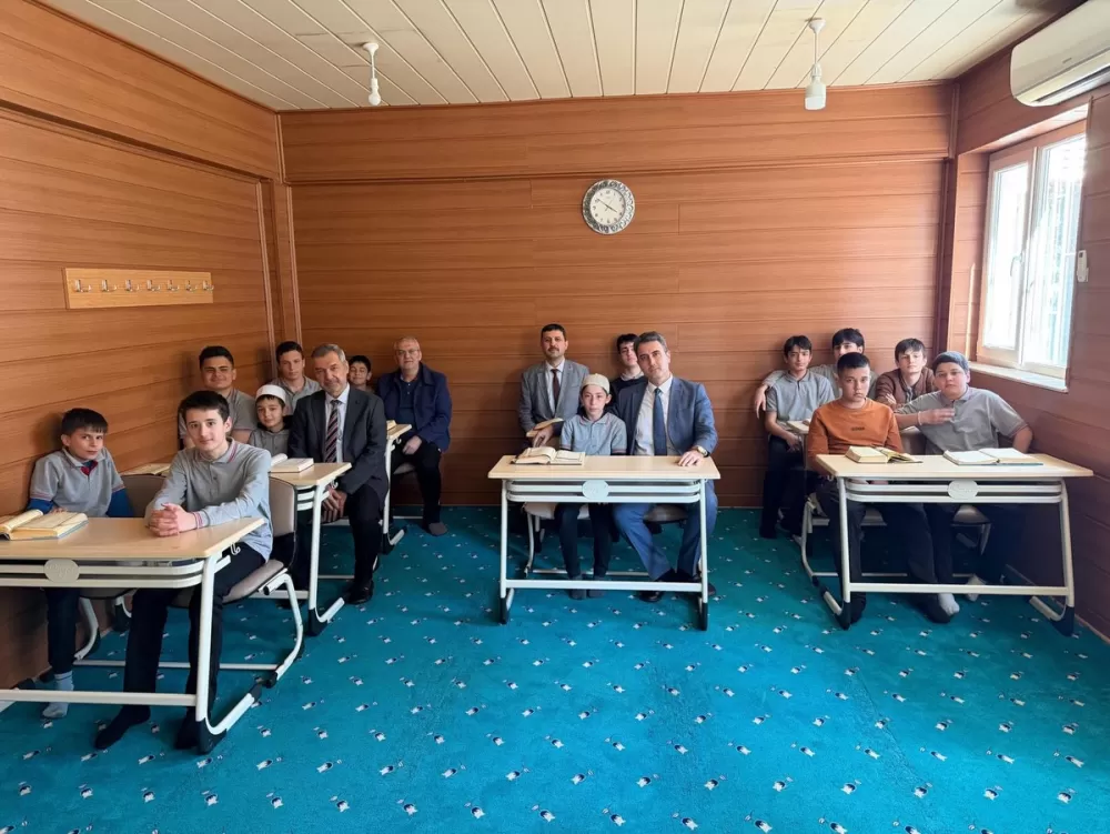Kaymakam Kuruca’dan Bucak Erkek Yatılı Kur’an Kursu’na ziyaret